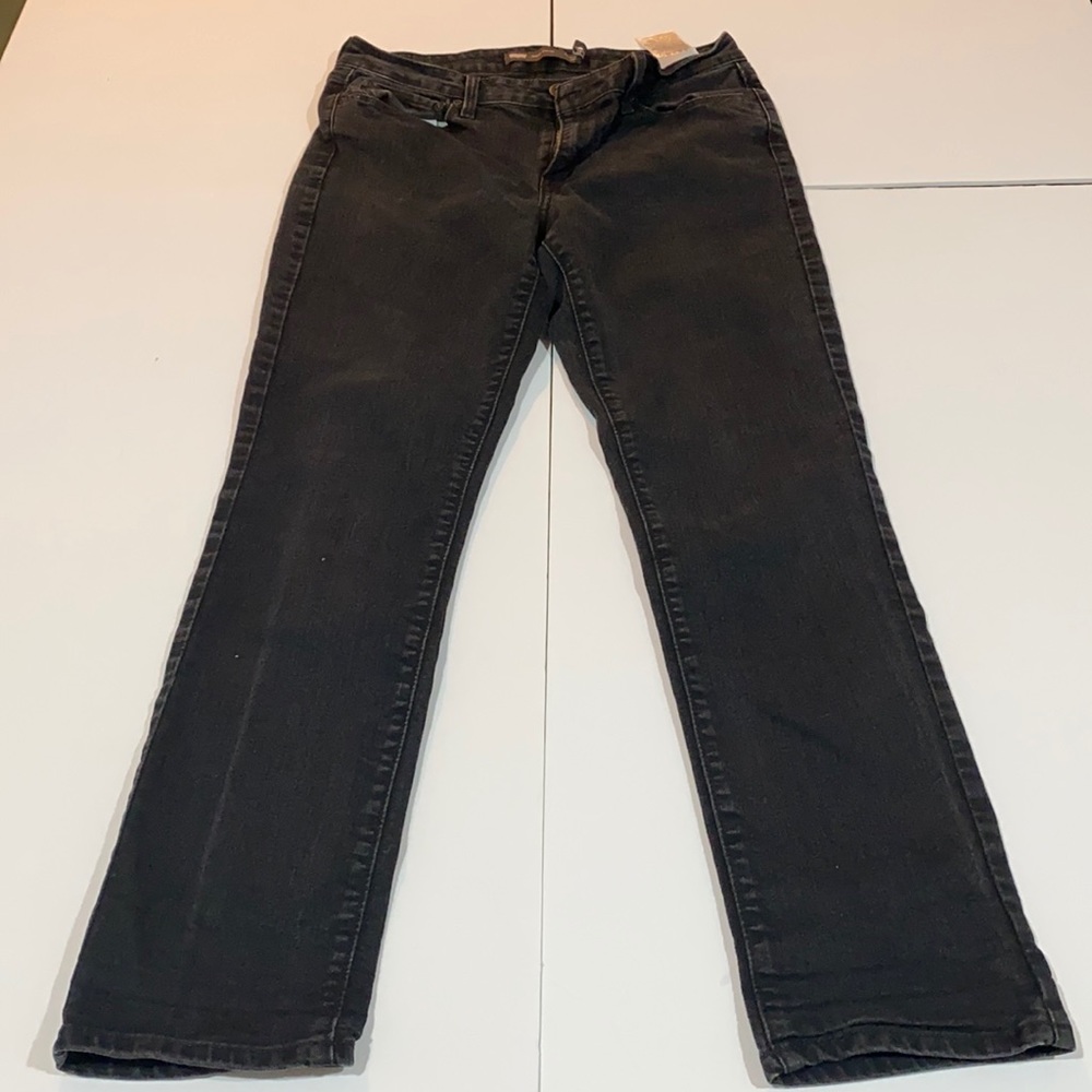 Levi’s Mid Rise Slim (Demi Curve)
